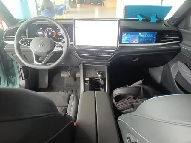 Volkswagen Passat — Фото автомобиля 13