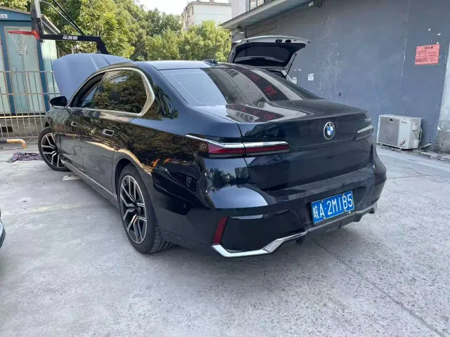 BMW 7 Series — Фото автомобиля 5