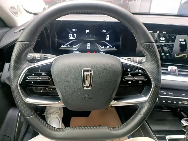 Bestune B70 — Фото автомобиля 10