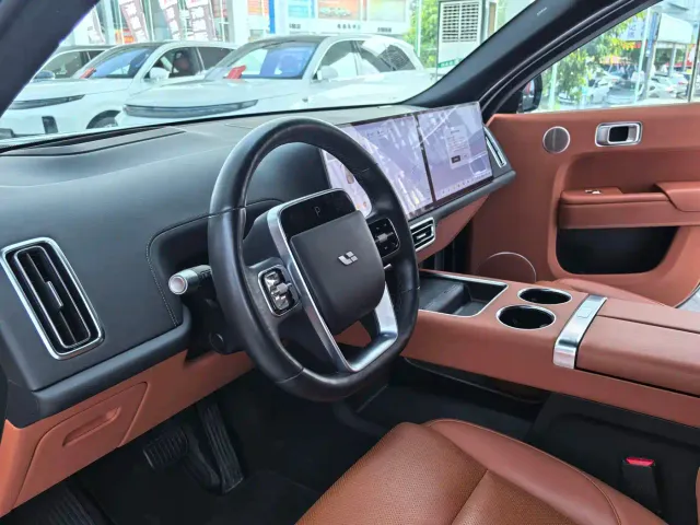Li Auto L9 — Фото автомобиля 6