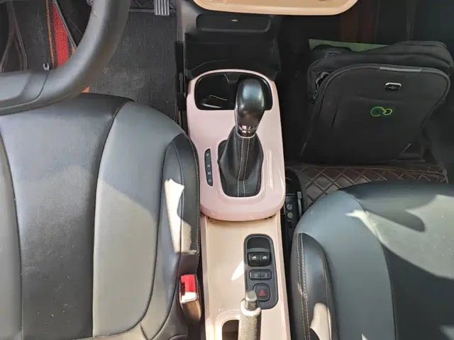 Roewe Clever — Фото автомобиля 13
