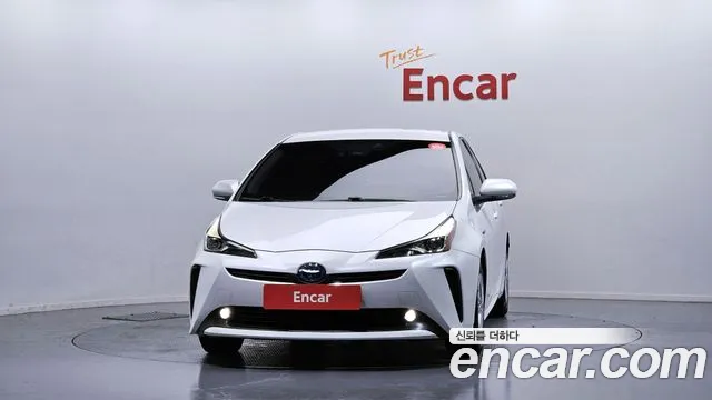 Toyota Prius — Фото автомобиля 3