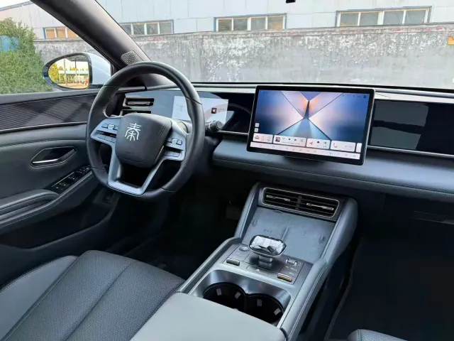 BYD Qin L — Фото автомобиля 17