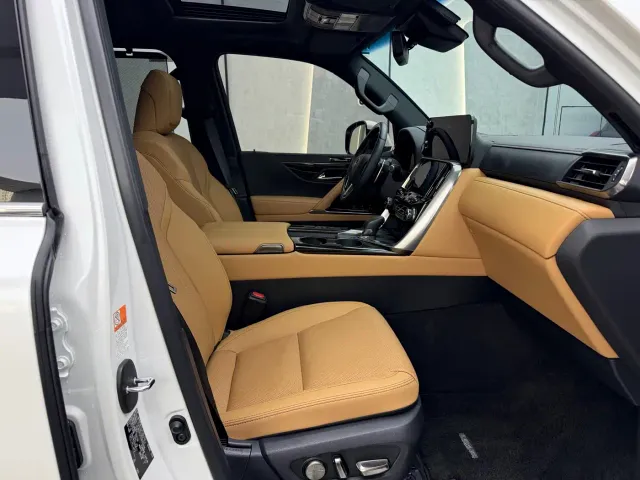 Lexus Lexus LX 2025 700h Leading Edition — Фото автомобиля 13