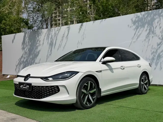 Фотография автомобиля — Volkswagen Lamando
