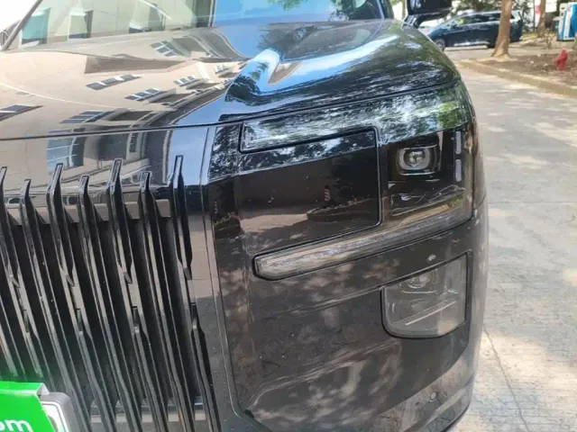 ZEEKR Zeekr 9X 2025 model Ultra Edition 70kWh — Фото автомобиля 23