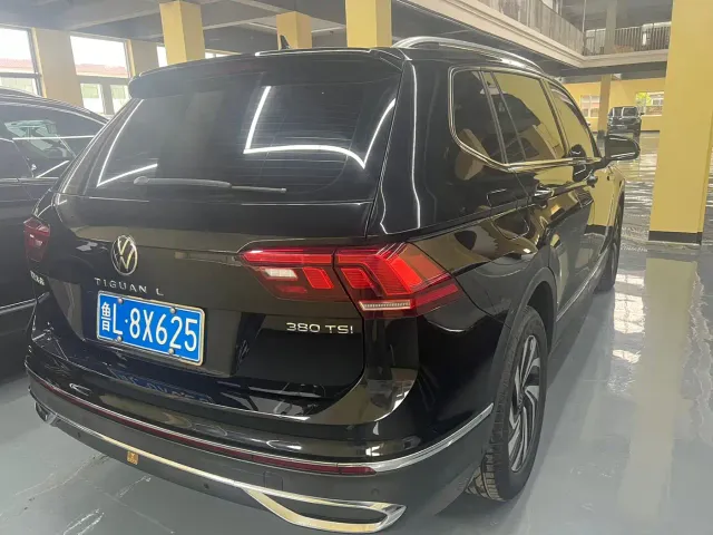 Volkswagen Tiguan L — Фото автомобиля 8