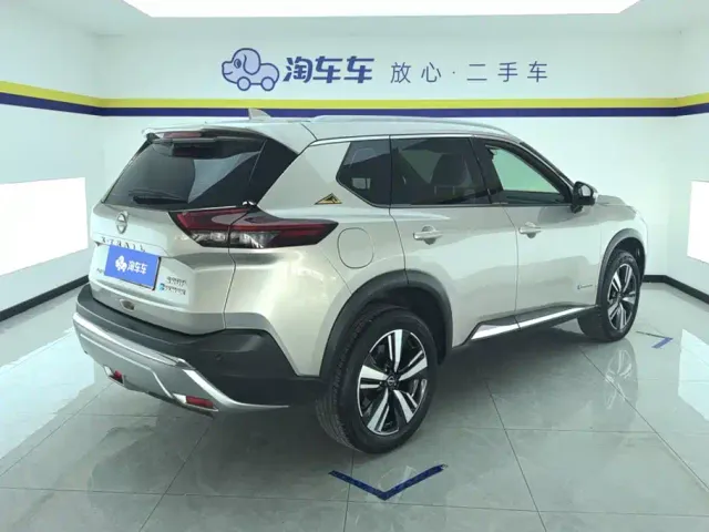 Nissan X-Trail — Фото автомобиля 3