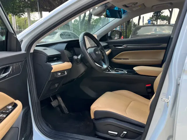 Geely Emgrand L — Фото автомобиля 9