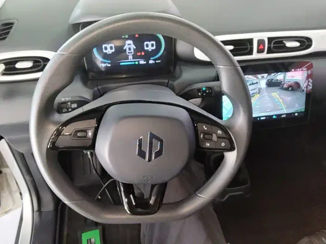 Leapmotor T03 — Фото автомобиля 10