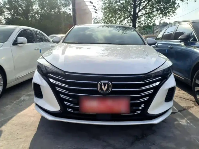 Changan Eado — Фото автомобиля 2