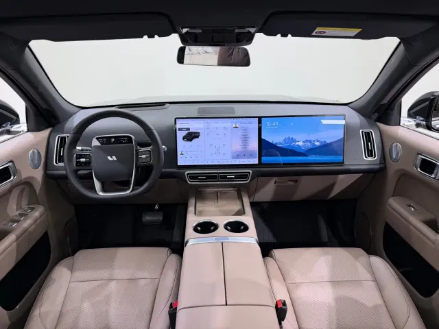 Li Auto L7 — Фото автомобиля 11