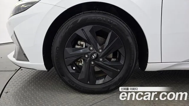 Hyundai Avante — Фото автомобиля 5