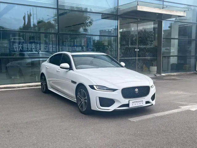 Jaguar XEL — Фото автомобиля 3