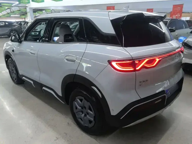 BYD Yuan UP — Фото автомобиля 4