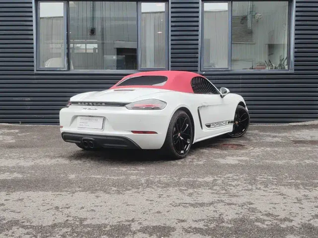 Porsche 718 — Фото автомобиля 15