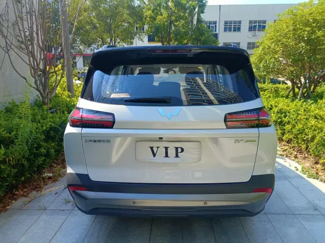 Wuling Starlight 560 — Фото автомобиля 4