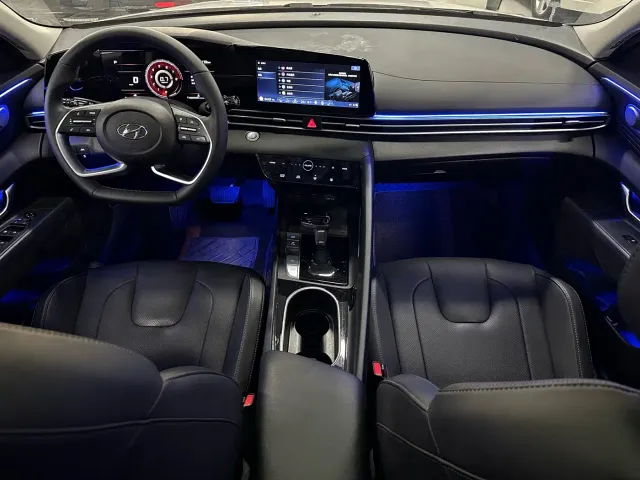 Hyundai Elantra — Фото автомобиля 4