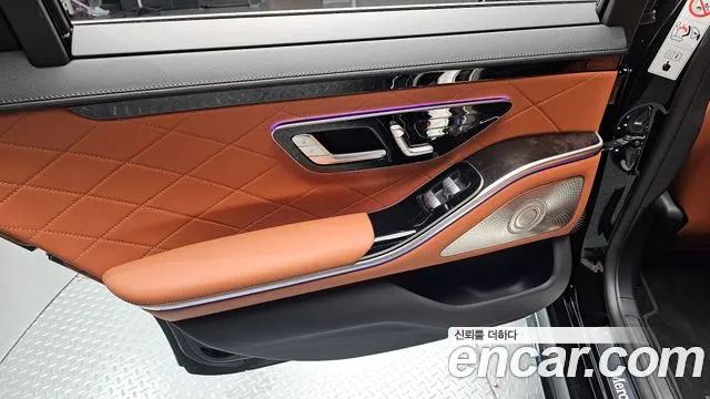 Mercedes-Benz S-Class — Фото автомобиля 22