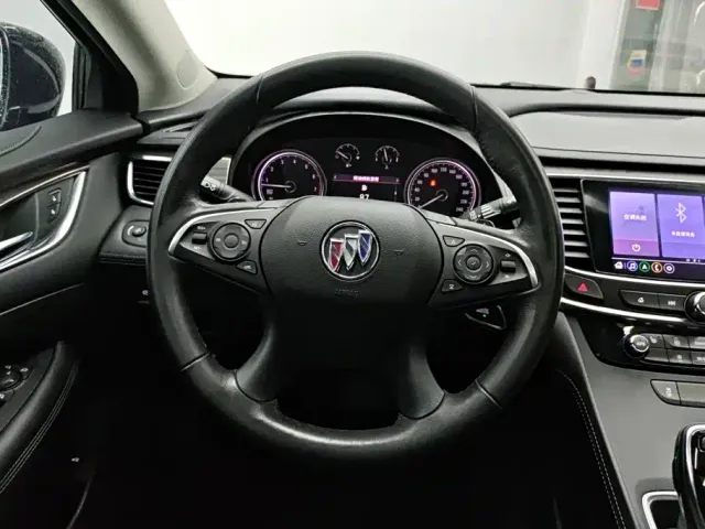 Buick LaCrosse — Фото автомобиля 15