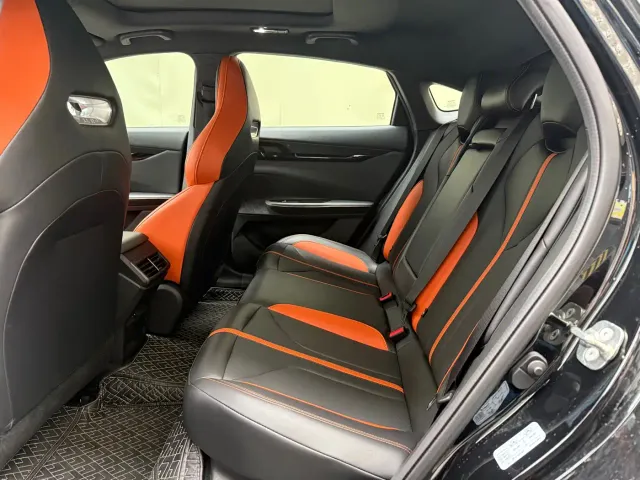 Changan Changan UNI-V 2024 1.5T Deluxe Sport — Фото автомобиля 6