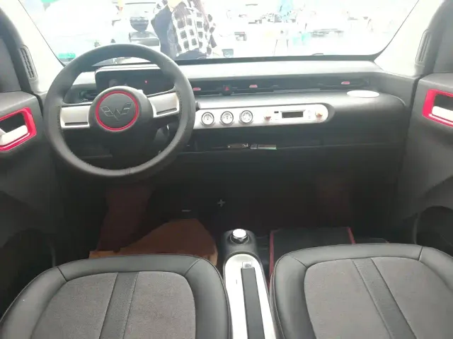 Wuling Hongguang Mini EV — Фото автомобиля 13