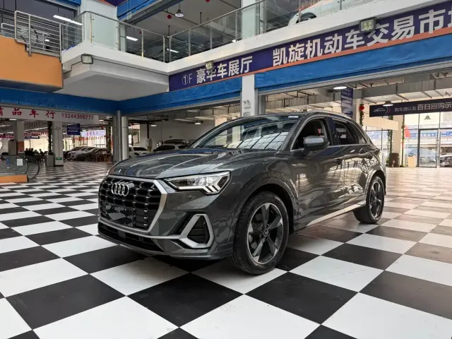 Фотография автомобиля — Audi Q3