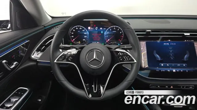 Mercedes-Benz E-Class — Фото автомобиля 20