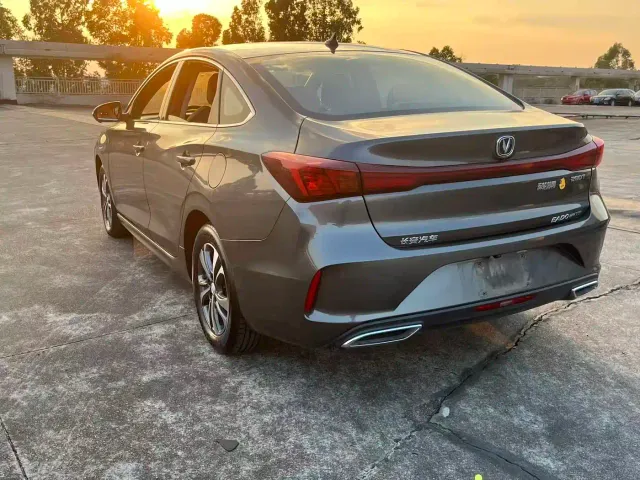 Changan Eado — Фото автомобиля 12