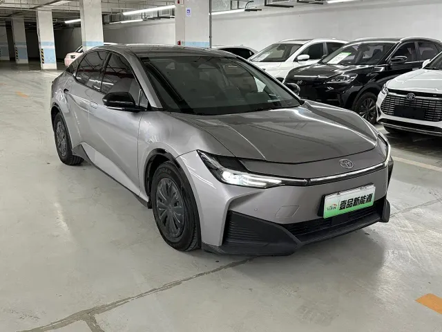 Toyota bZ3 — Фото автомобиля 3