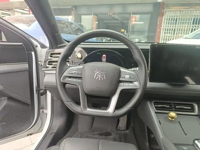 BYD Qin L — Фото автомобиля 10