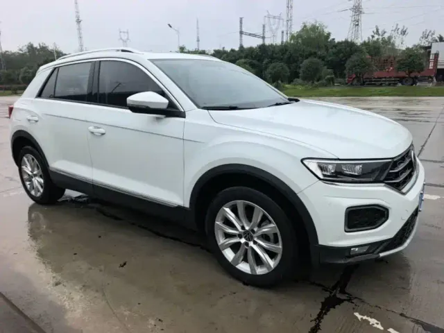 Volkswagen T-Roc — Фото автомобиля 3