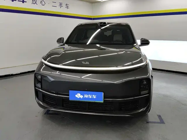 Li Auto L8 — Фото автомобиля 2