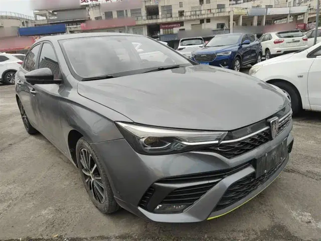 Roewe i5 — Фото автомобиля 3
