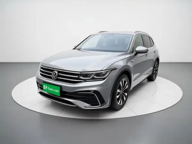 Фотография автомобиля — Volkswagen Tiguan L