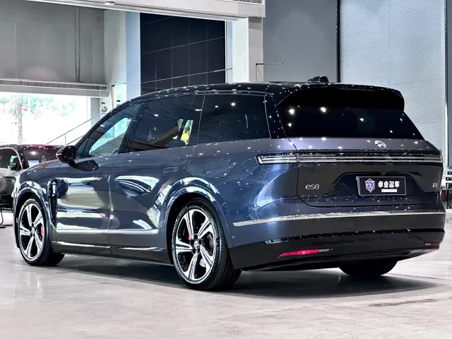 Nio ES8 — Фото автомобиля 3