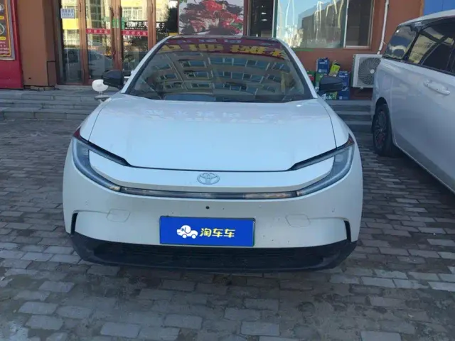 Toyota bZ5 — Фото автомобиля 2