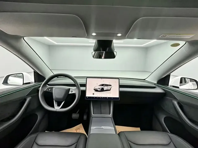 Tesla Model Y — Фото автомобиля 5