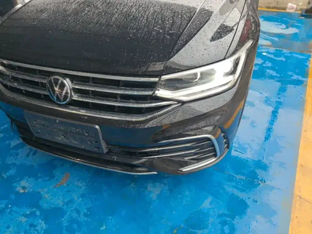 Volkswagen Tiguan L — Фото автомобиля 23