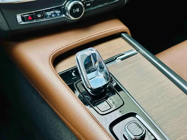 Volvo S90 — Фото автомобиля 9