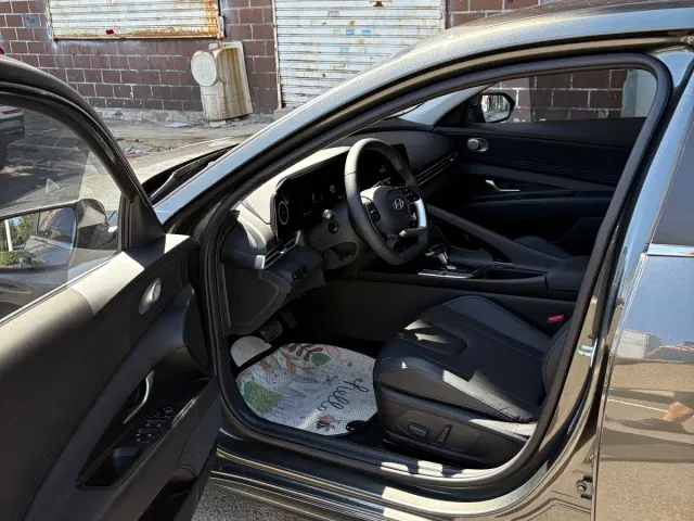 Hyundai Elantra — Фото автомобиля 7
