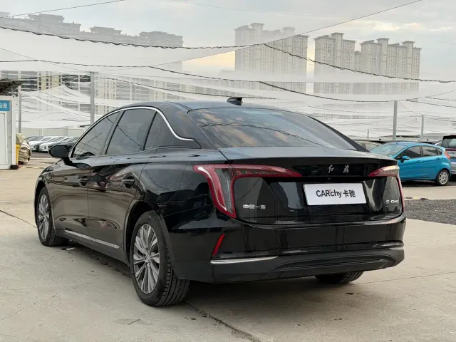 Hongqi E-QM5 — Фото автомобиля 6