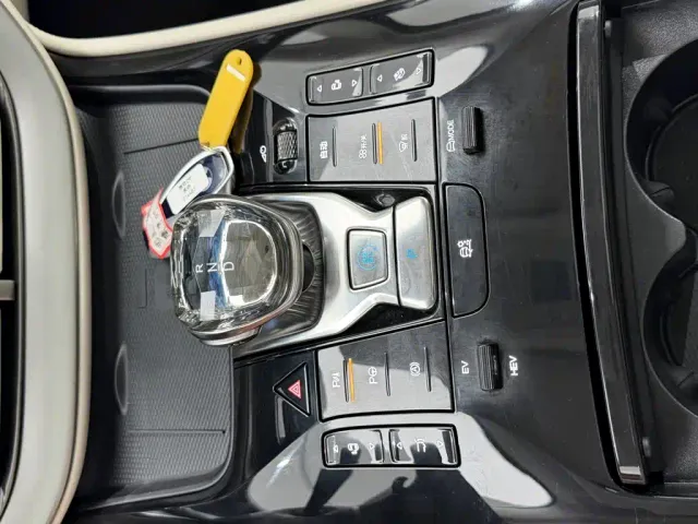 Denza Denza D9 2025 Model DM-i Smart Drive Edition 1020 AWD Flagship — Фото автомобиля 20