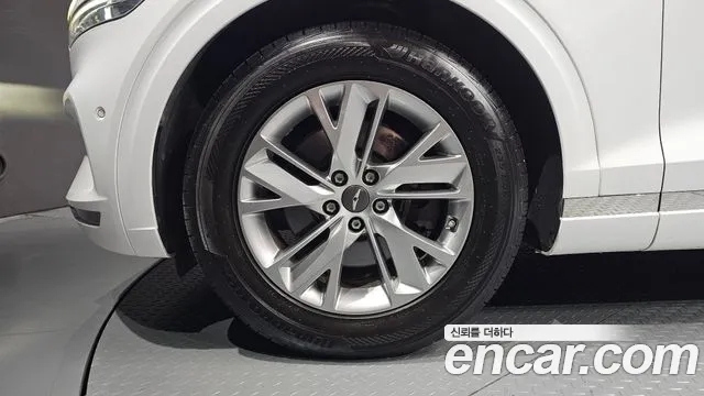 Genesis GV70 2.5T Бензин 2WD — Фото автомобиля 5