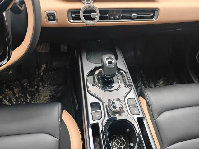 Geely ICON — Фото автомобиля 7
