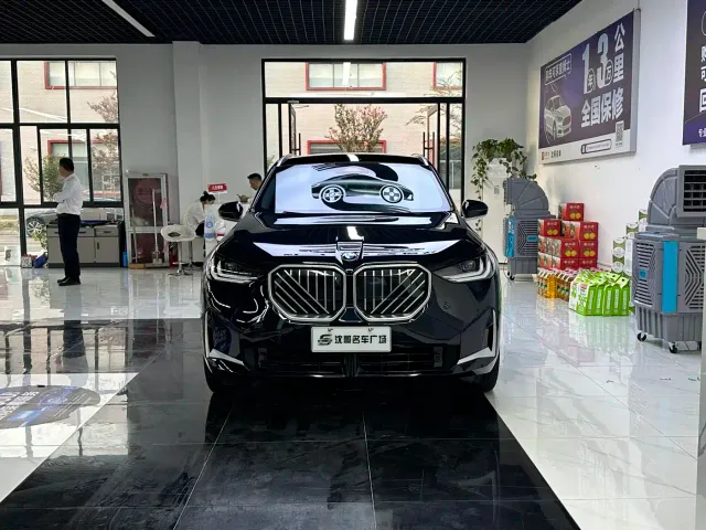 BMW BMW X3 2025 xDrive25L Luxury Package — Фото автомобиля 2