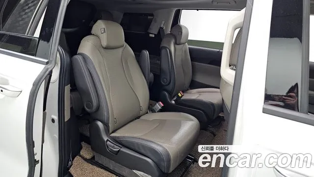 Kia Canival Новый Carnival 4 поколение 9 мест Signature — Фото автомобиля 9