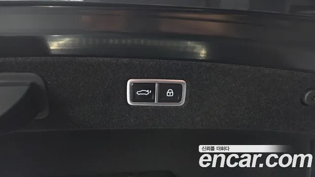 Genesis G90 Бензин 3.5 турбо AWD — Фото автомобиля 16