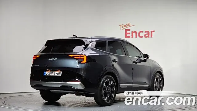 Kia Sportage Бензин 1.6 турбо 2WD — Фото автомобиля 2