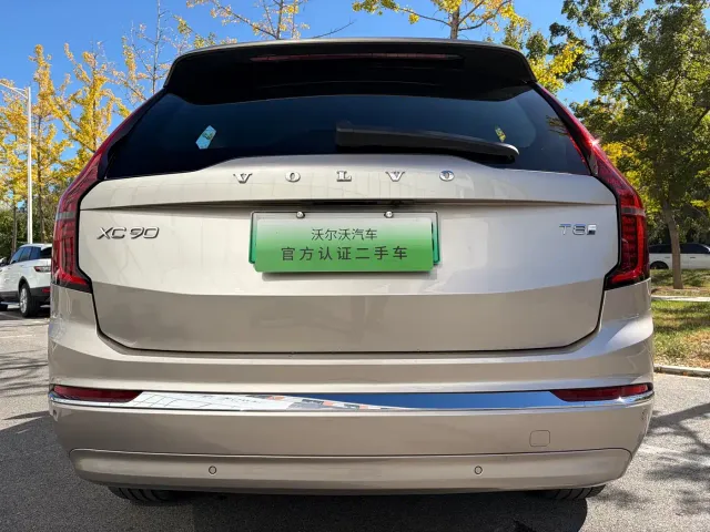 Volvo XC90 — Фото автомобиля 5